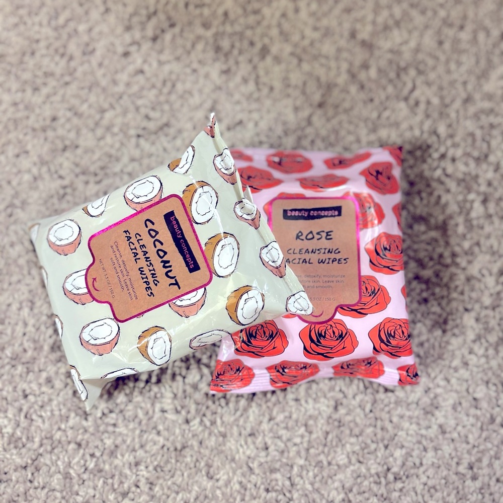 Brand New 2 pack of Cleansing facial wipes
